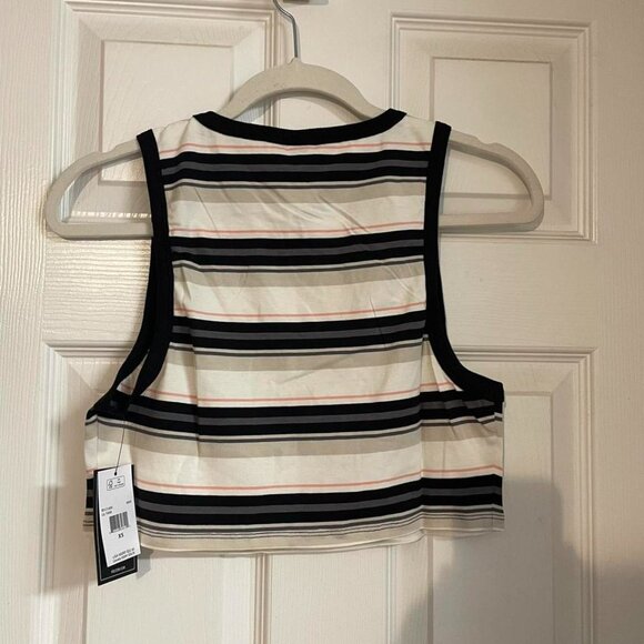 NWT Women's Volcom Crop Top - Picture 3 of 3